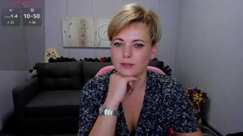 Snapshot of julia_wilsons chatting on 01-08-25, 12:47 Julia online show from 01-08-25, 12:47