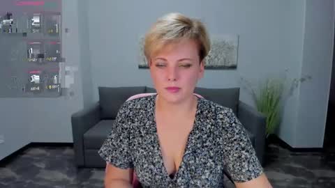 Snapshot of julia_wilsons chatting on 01-14-25, 02:11 Julia online show from 01-14-25, 02:11