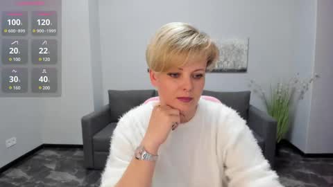 Snapshot of julia_wilsons chatting on 01-16-25, 12:53 Julia online show from 01-16-25, 12:53