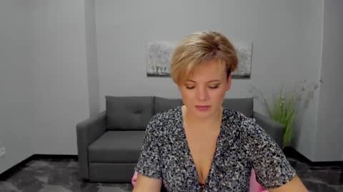 Snapshot of julia_wilsons chatting on 01-28-25, 09:51 Julia online show from 01-28-25, 09:51
