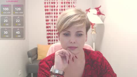 Snapshot of julia_wilsons chatting on 02-10-25, 01:22 Julia online show from 02-10-25, 01:22