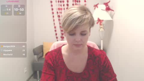 Snapshot of julia_wilsons chatting on 02-10-25, 04:25 Julia online show from 02-10-25, 04:25