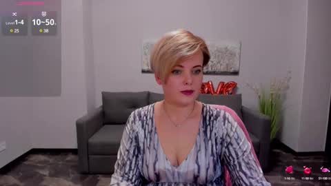 Snapshot of julia_wilsons chatting on 02-17-25, 12:48 Julia online show from 02-17-25, 12:48