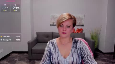 Snapshot of julia_wilsons chatting on 02-17-25, 04:15 Julia online show from 02-17-25, 04:15