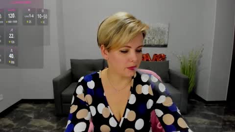 Snapshot of julia_wilsons chatting on 02-18-25, 12:49 Julia online show from 02-18-25, 12:49
