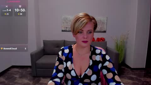 Snapshot of julia_wilsons chatting on 02-19-25, 01:28 Julia online show from 02-19-25, 01:28
