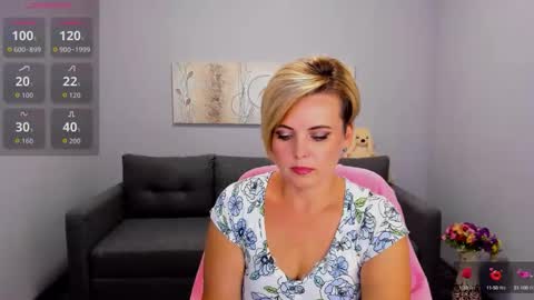 Snapshot of julia_wilsons chatting on 09-09-25, 12:05 Julia online show from 09-09-25, 12:05