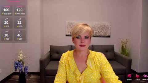 Snapshot of julia_wilsons chatting on 09-17-25, 12:07 Julia online show from 09-17-25, 12:07
