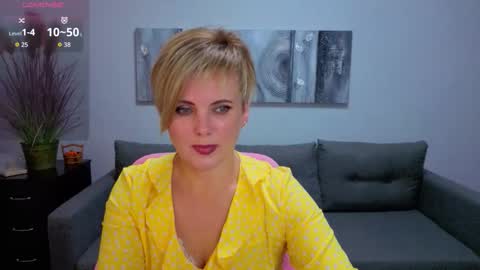 Snapshot of julia_wilsons chatting on 11-15-25, 06:44 Julia online show from 11-15-25, 06:44