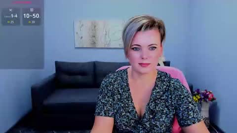 Snapshot of julia_wilsons chatting on 11-23-25, 07:19 Julia online show from 11-23-25, 07:19