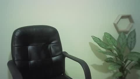 JuliaMack online show from 03-01-25, 12:28