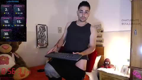 Snapshot of julian1225_ chatting on 10-01-25, 01:55 Julian online show from 10-01-25, 01:55