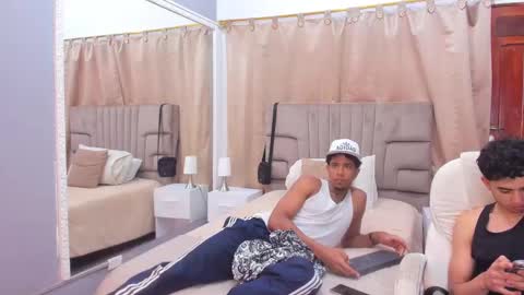 Snapshot of julian_billy chatting on 12-29-24, 02:42 julian billy online show from 12-29-24, 02:42