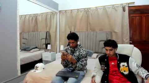 Snapshot of julian_billy chatting on 01-20-25, 02:36 julian billy online show from 01-20-25, 02:36