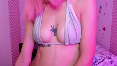 Snapshot of juliana_reynolds chatting on 10-10-25, 01:10 juliana online show from 10-10-25, 01:10