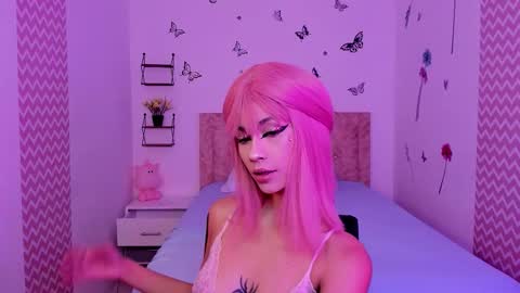 Snapshot of juliana_reynolds chatting on 10-20-25, 01:00 juliana online show from 10-20-25, 01:00