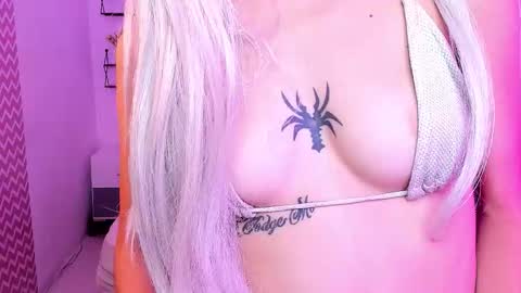 Snapshot of juliana_reynolds chatting on 11-20-25, 01:22 juliana online show from 11-20-25, 01:22