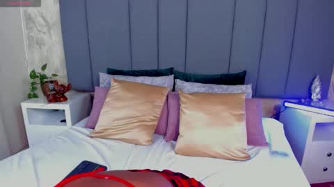 Snapshot of julianamiller chatting on 11-22-25, 03:05 juli online show from 11-22-25, 03:05