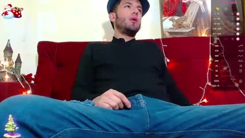 Snapshot of juliano_777 chatting on 12-28-24, 07:00 Call me Juliano independent model online show from 12-28-24, 07:00