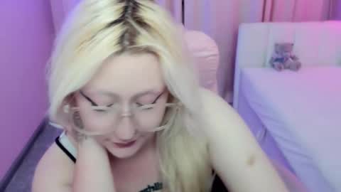 JuliaSharkk online show from 10-13-25, 06:41
