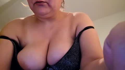 Julie online show from 02-23-26, 06:49