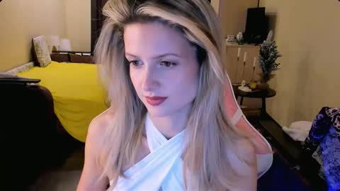 Julie online show from 12-20-25, 01:29