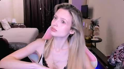 Julie online show from 01-14-26, 04:01