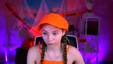 juliedaniel online show from 10-31-25, 04:35