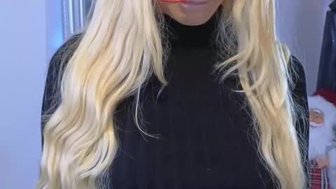 Julia online show from 12-17-25, 01:06