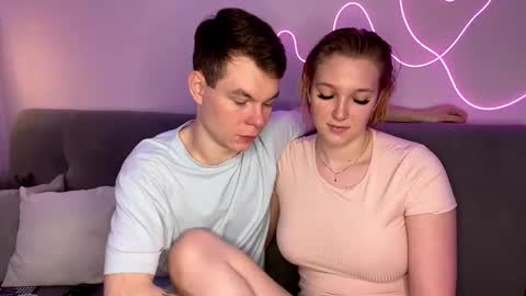 Julie and Thomas online show from 10-03-25, 08:11