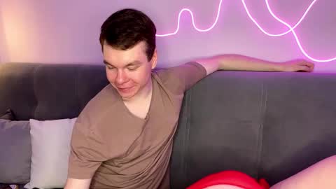 Julie and Thomas online show from 10-18-25, 08:26