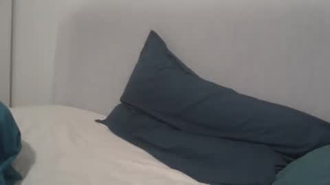 Julienl2l online show from 03-25-26, 07:20