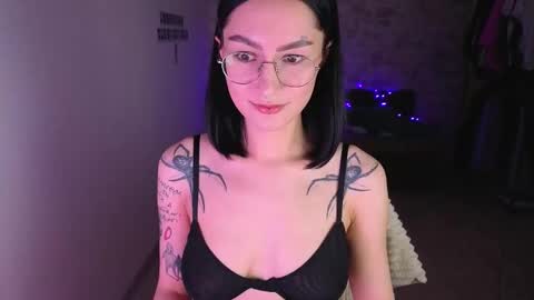 see u on Tuesday December 3 in 0200 UTC time turn on notifications so you dont miss me online show from 09-14-25, 03:22