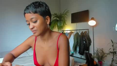 Snapshot of julieta__cooper chatting on 10-01-25, 08:48 Juli online show from 10-01-25, 08:48