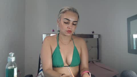 julieta__fox_ online show from 01-09-25, 07:21