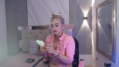 julieta__fox_ online show from 02-07-26, 02:15