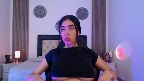 Julieta online show from 12-22-25, 03:36