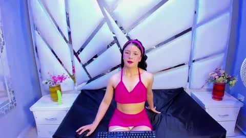 Snapshot of julieta_diamond chatting on 11-12-25, 07:35 Julieta online show from 11-12-25, 07:35