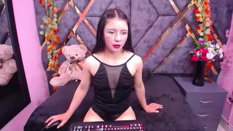 Snapshot of julieta_diamond chatting on 11-29-25, 07:28 Julieta online show from 11-29-25, 07:28