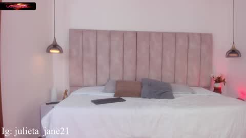 Snapshot of julieta_jane_ chatting on 12-30-24, 03:14 Julieta online show from 12-30-24, 03:14