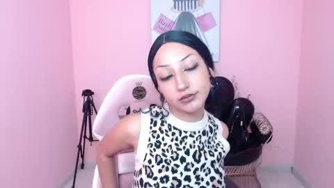 julieta_jhons_ online show from 11-19-25, 02:39