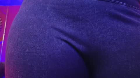 Snapshot of julieta_russell chatting on 01-16-26, 11:58 Julieta online show from 01-16-26, 11:58