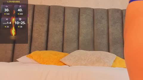 Snapshot of julietaa_miller chatting on 11-04-25, 08:13 Julieta online show from 11-04-25, 08:13