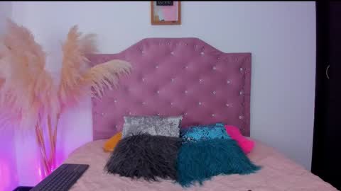 Julieth Gomez online show from 10-05-25, 03:49