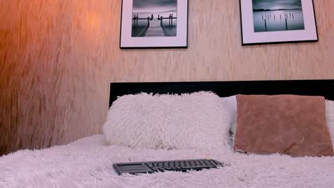 andara velez online show from 12-31-24, 03:09