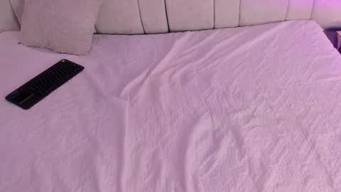 andara velez online show from 10-12-25, 03:44