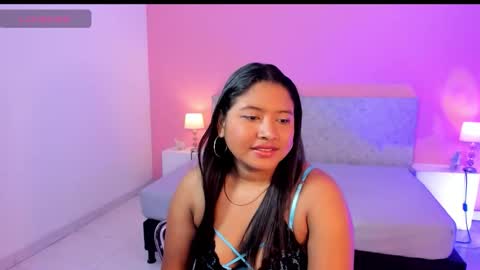 JulietEmber45 online show from 09-18-25, 11:56