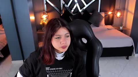 Julieth  online show from 10-11-25, 07:34