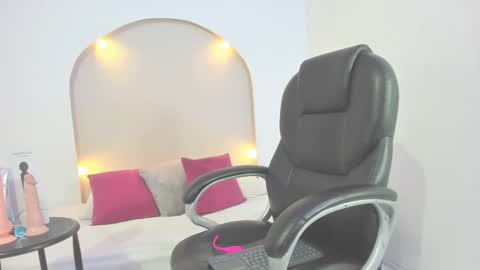 Julieth  online show from 09-25-25, 11:52