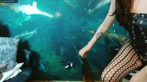 Snapshot of julieth_sex1 chatting on 11-19-25, 05:18 online show from 11-19-25, 05:18